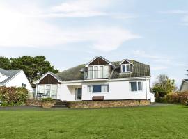 Bay View West Wing, vacation home in Carlyon Bay