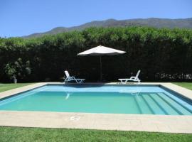 Gran Casa con piscina en Olmue, cottage in El Granizo