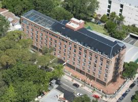 Ramada by Wyndham Buenos Aires, hotel v destinaci Vicente López