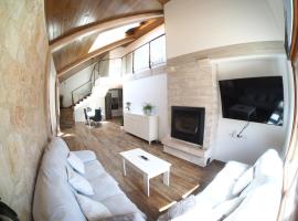 EL Rinc&oacute;n de Lola, villa en Carboneras de Guadaza&oacute;n