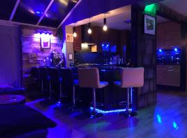 The Beach House South - Blackpool - Entire Holiday Home, ξενοδοχείο στο Μπλάκπουλ