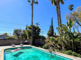 Luxurious 4BR House with Swimming Pool -FB, svečius su gyvūnais priimantis viešbutis Los Andžele