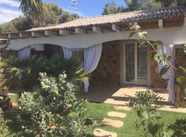 Residence Elegance Villa La Sterlizia Porto Pino, hotel i Porto Pino