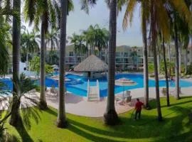 Hermoso Depa en Diamante Lakes Frente Arena GPN