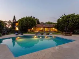 Casa Ficus, serviced Luxury Villa with pool&tennis