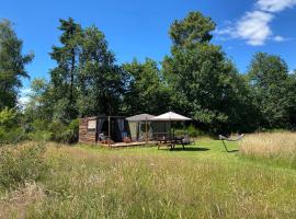 Yurt at Le Ranch Camping et Glamping, hotel with parking in Madranges