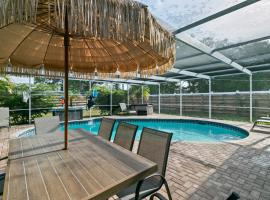 Spacious Modern House. Private Heated Pool and Spa, hotel em Sarasota