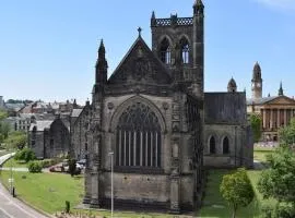 THE PAISLEY PENTHOUSE - ABBEY VIEW