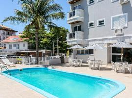 Prédio com apartamentos completos, com piscina e a passos da praia - Agua Marinha