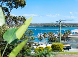 Huge Bayside Luxury Resort-Style Home with Pool, ξενοδοχείο σε Burraneer