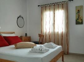 Quiet, colourful home in Cyclades, vacation rental in Konizopí