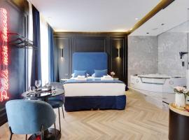 Couples Getaway Unit with Jacuzzi - City Center