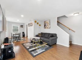 Polished 2-bedroom close to OSU Campus, παραθεριστική κατοικία στο Κολόμπους