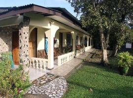 Cabinas Smith, hotel en Cahuita