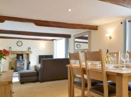 Townend Cottage, hotel with parking in Soulby