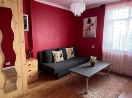 Palaz 6 - 2 bedroom flat, self-catering accommodation in Edmonton