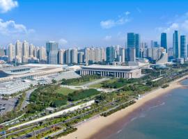 Xiamen International Seaside Hotel -Hotel corridor leads to the stone exhibition hall、廈門市のホテル