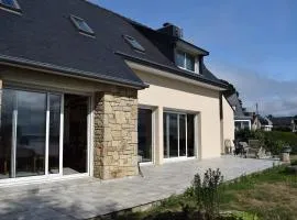 Grande maison à Trébeurden avec WIFI, vue mer, jardin et BBQ, 900m de la plage, 9 pers - FR-1-368-147