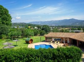 Agroturisme Can Burguès, apartment in Santa Eulalia de Ronsaná