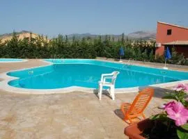 Villa Siragusa con piscina condominiale
