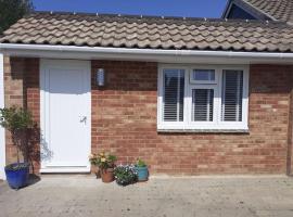 The Studio, hotel with parking in Felpham