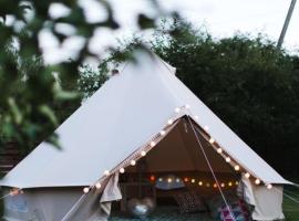 Wildberry glamping, luxury tent in Orgères-la-Roche
