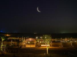 Al Khayma Camp "Elite Glamping & Dining in Experience", luxury tent in Hunaywah