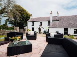 The Manor House - Uk6741, hotel with parking in Lydstep