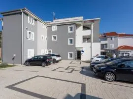 Apartments Crnekovic Tomislava 8A