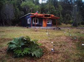 Cabañas Orillas Del Nilahue, casa de campo em Riñinahue