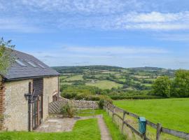 The Stables - Ukc3749, pet-friendly hotel in Charmouth