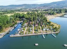 Amazing Caravan In Tuoro Sul Trasimeno With Outdoor Swimming Pool, 2 Bedrooms And Wifi