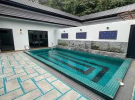 Charis Janda Baik Semi-D Villa 5:3 Bedrooms + Pool