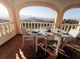 Self contained, detached hillside Villa near Oliva with stunning vistas, hotel em Castillo del Reboller
