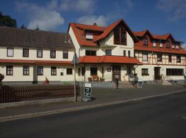 Deutsches Haus Hotel Restaurant Gastwirtschaft Biergarten am Radweg Bermuthshain, ubytování v soukromí v destinaci Bermuthshain
