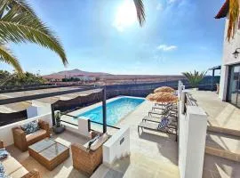 No 2. Stunning 4-Bedroom Villa with Large Pool