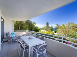 1 6 Cote DAzur Douglas St Sunshine Beach, hotel in Sunshine Beach