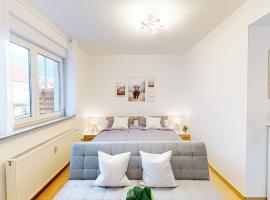 Ferienwohnung VinoDino，魏恩施特拉瑟地区诺伊施塔特的自炊式住宿