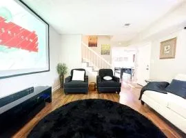 Cute 2 bedroom Crib with Home theater & Games!