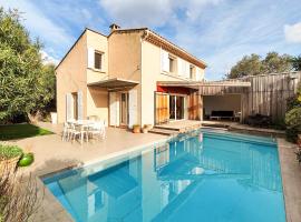 Stunning Home In Narbonne With Outdoor Swimming Pool, 4 Bedrooms And Wifi, Villa in Narbonne