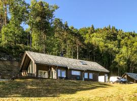 5 Bedroom Gorgeous Home In Vikedal, hotel with parking in Vikedal