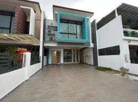 16pax Seri Austin 4bedroom 4bath nearby toppen aeon tebrau