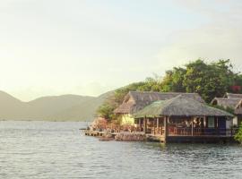 Whale Island Resort, hotel romántico en Dam Mon