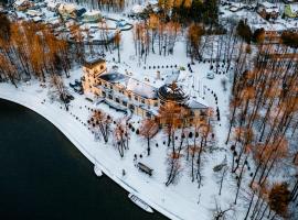 Medical & SPA "Pałac na Wodzie" Falkowski Augustów، فندق في أوغستوف