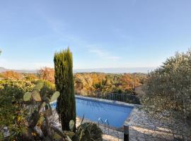 Beautiful Apartment In La Gaude With Kitchenette, feriehus i La Gaude