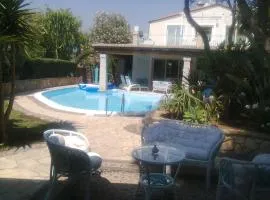 Very cozy, comfortable lanthana villa on 2 floors, independent