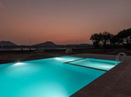 1br Cottage with Pool - Lake Escape by Roamhome, hotel i Udaipur