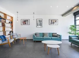 Designer 2BR in Rembrandt street by HolyGuest