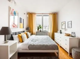 Superior Metro Centrum Apartment by BookingHost