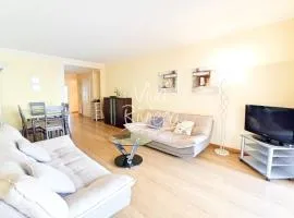 Viva Riviera Cosy and Large 2 Bedrooms with balcony